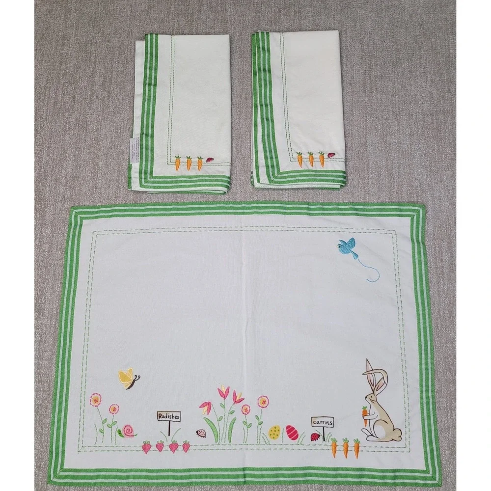 Williams Sonoma 2 Easter Garden Napkins & 1 Placemat Carrot‎ Bunny Embroidered